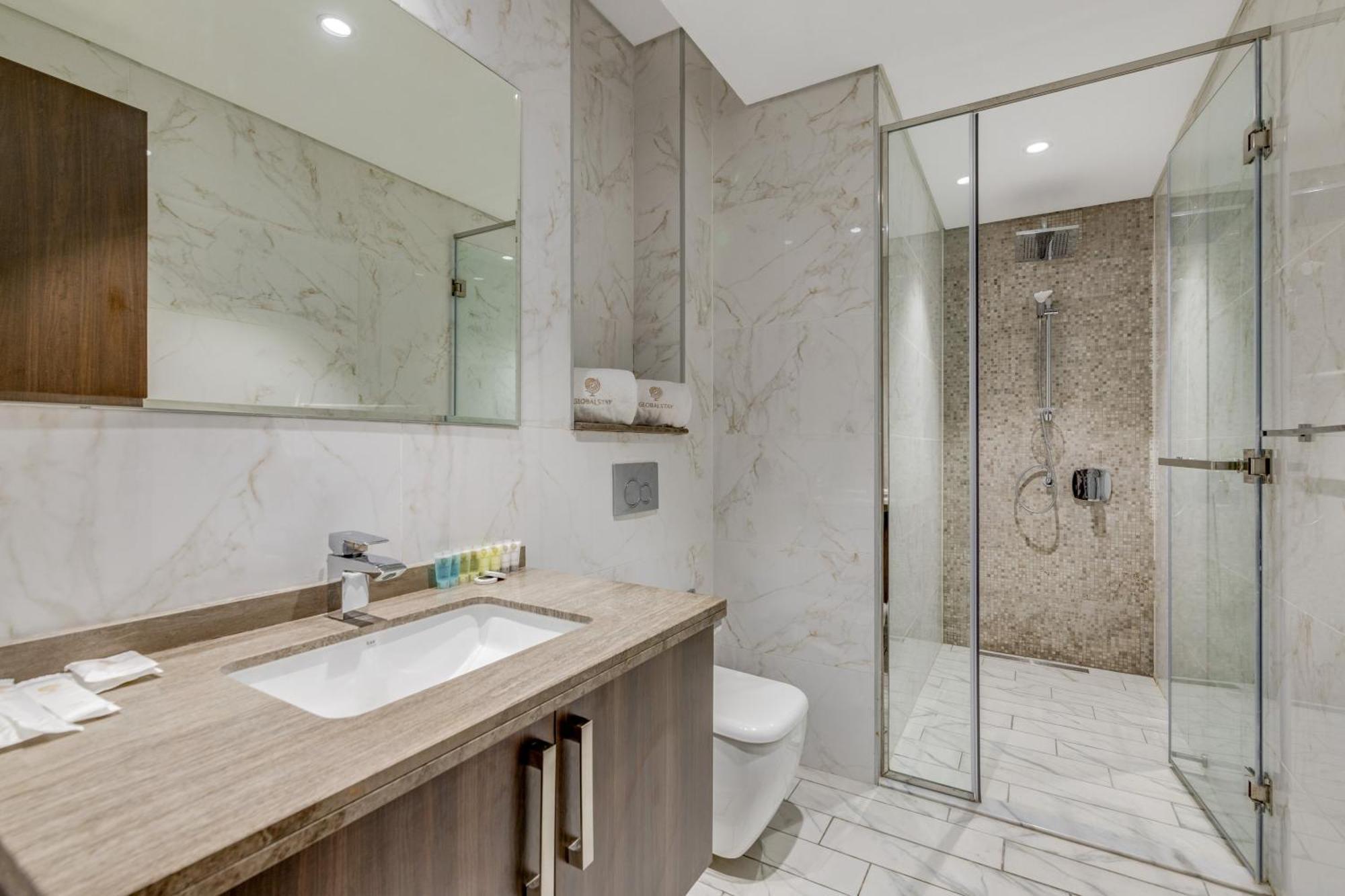 Globalstay Damac Majestine Apartment *