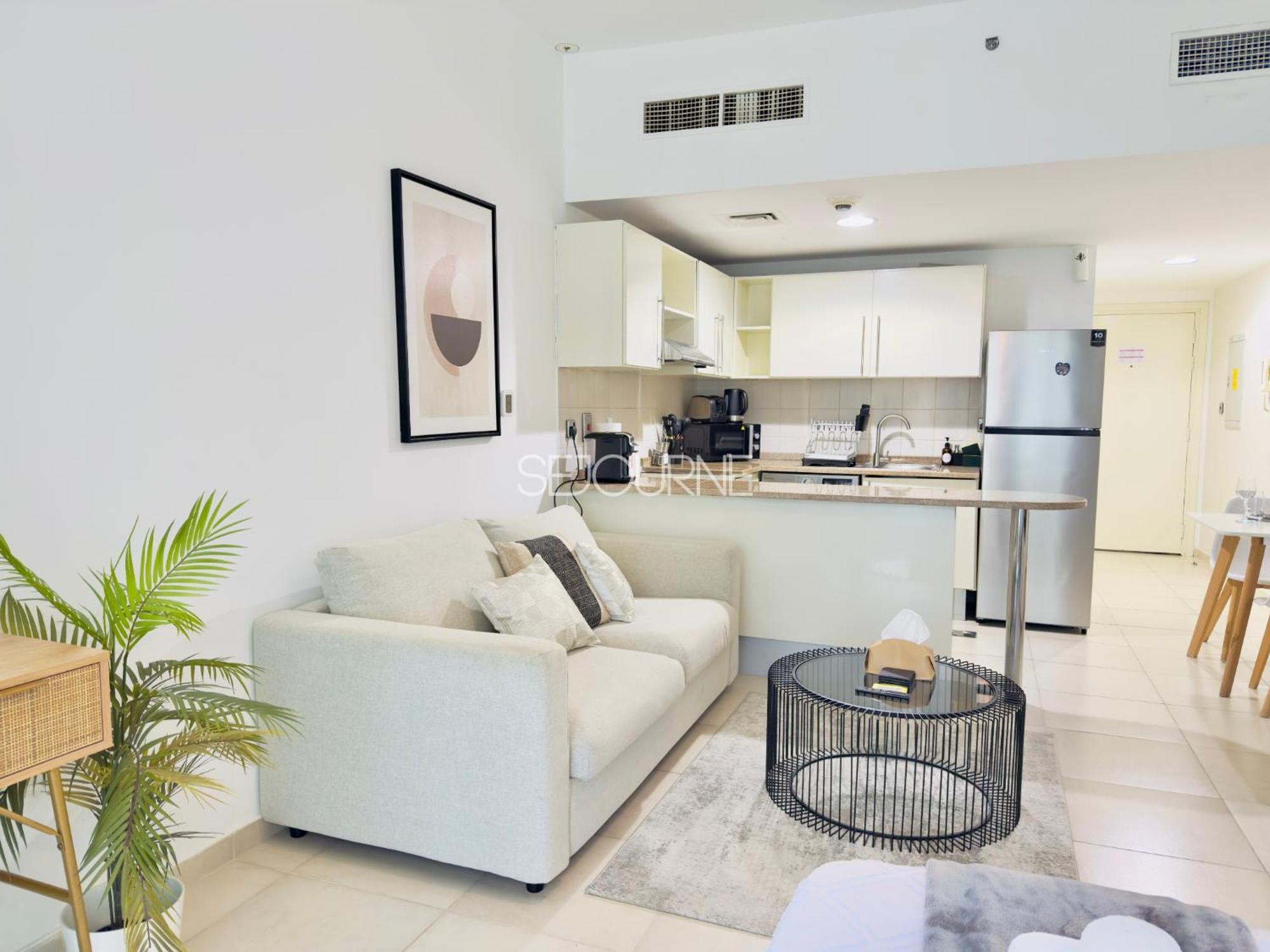 Da86 - Well Design In Arch Tower Apartment *