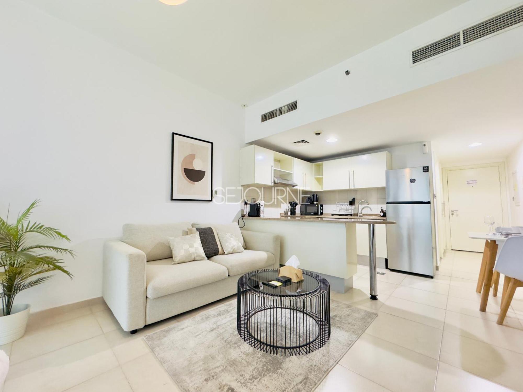Apartment Da86 - Well Design In Arch Tower *