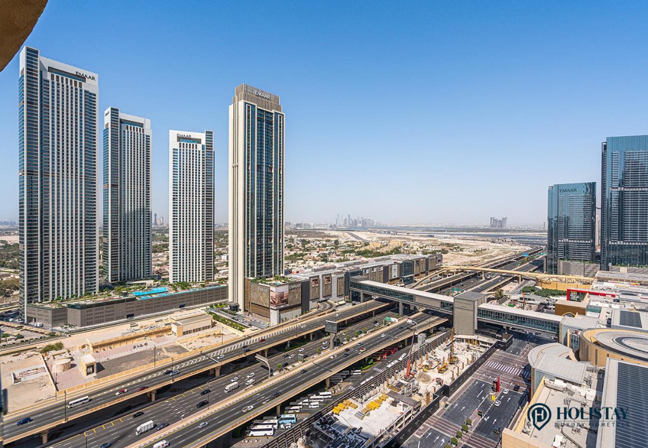 Holistay Luxury Homes - Burj Khalifa View - Direct Access Mall Apartment *