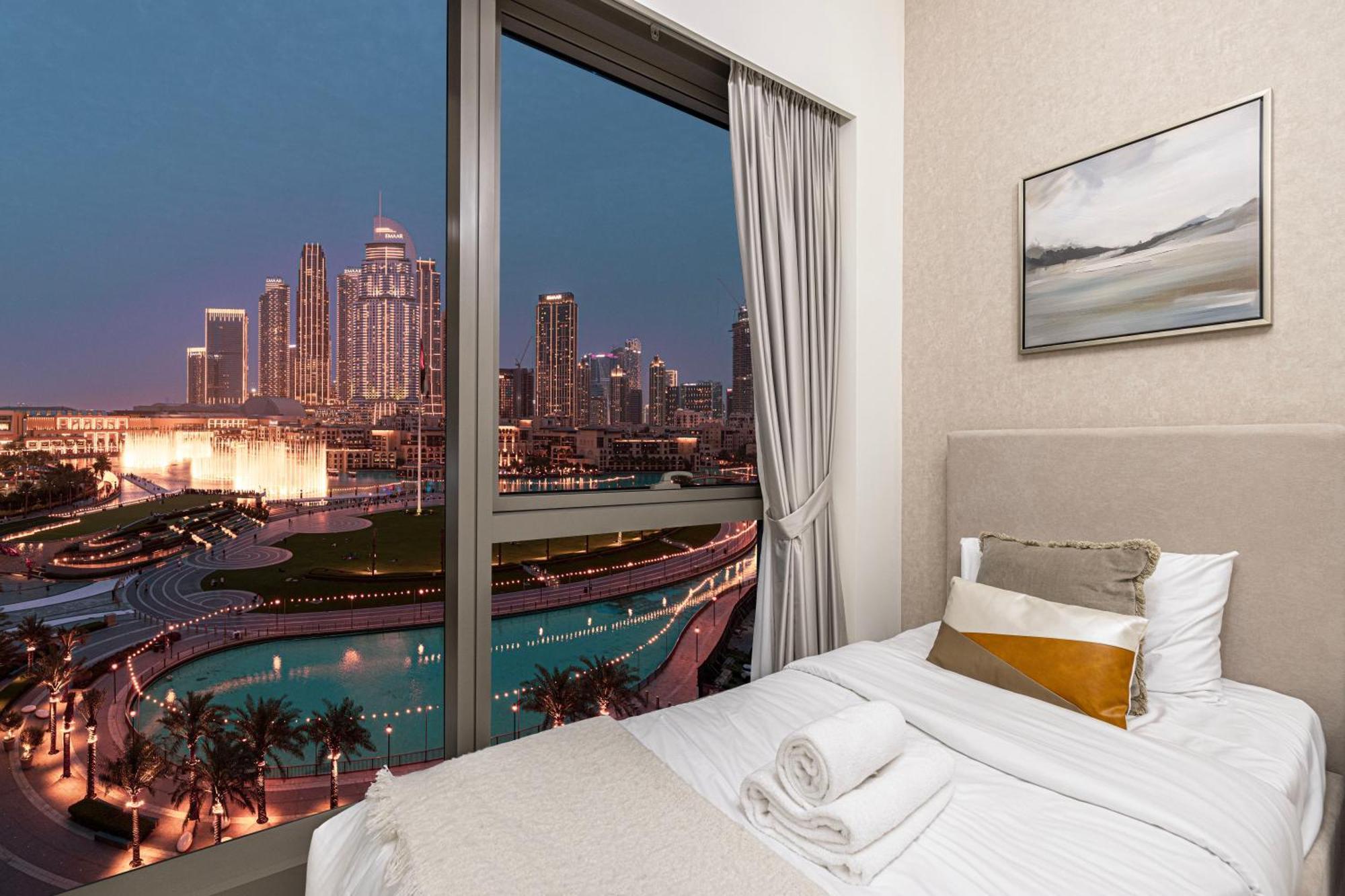 Apartamento Luxury Burj And Fountain View 5 Min To Mall Dubái