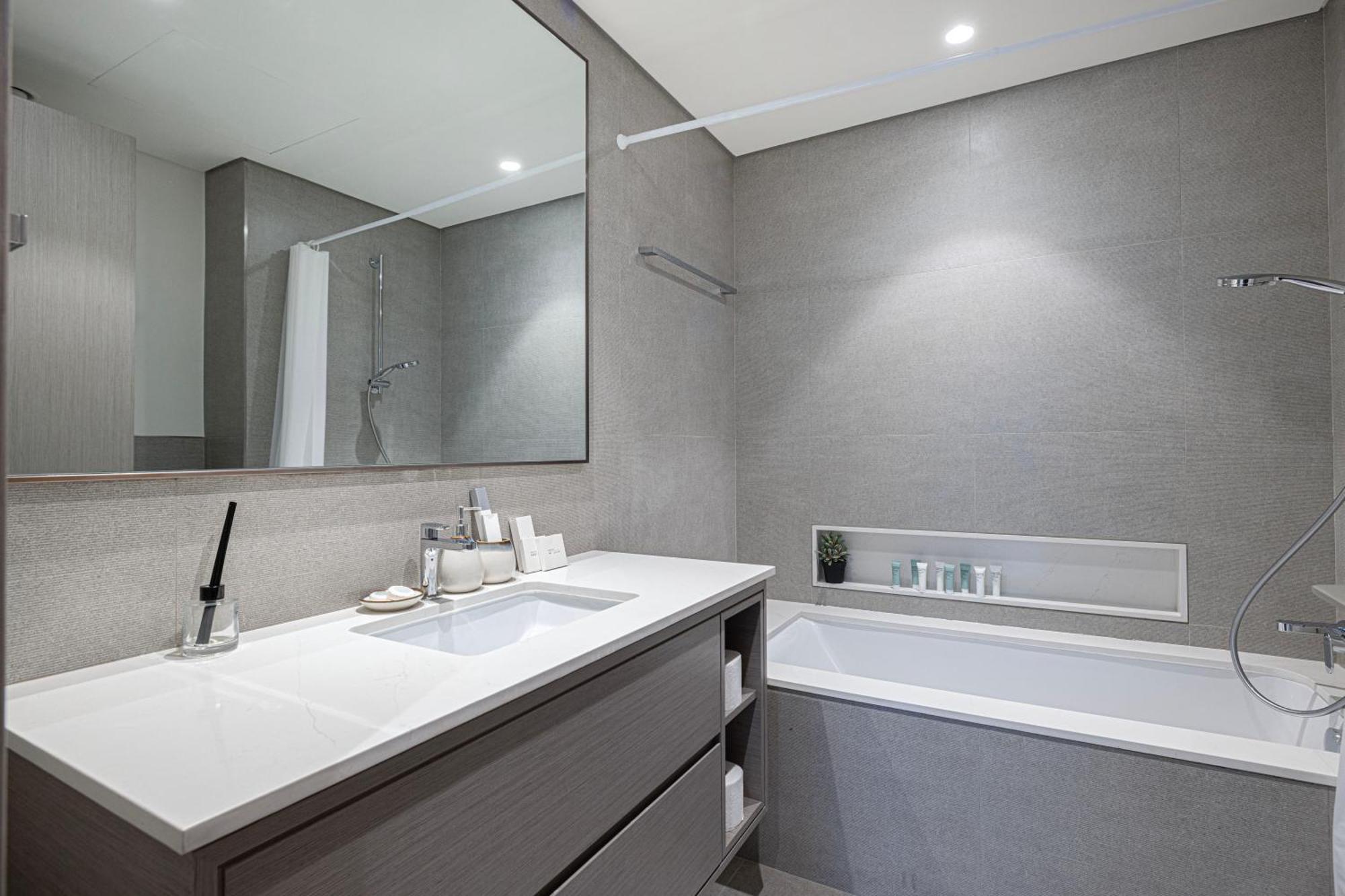 Apartamento Luxury Burj And Fountain View 5 Min To Mall Dubái