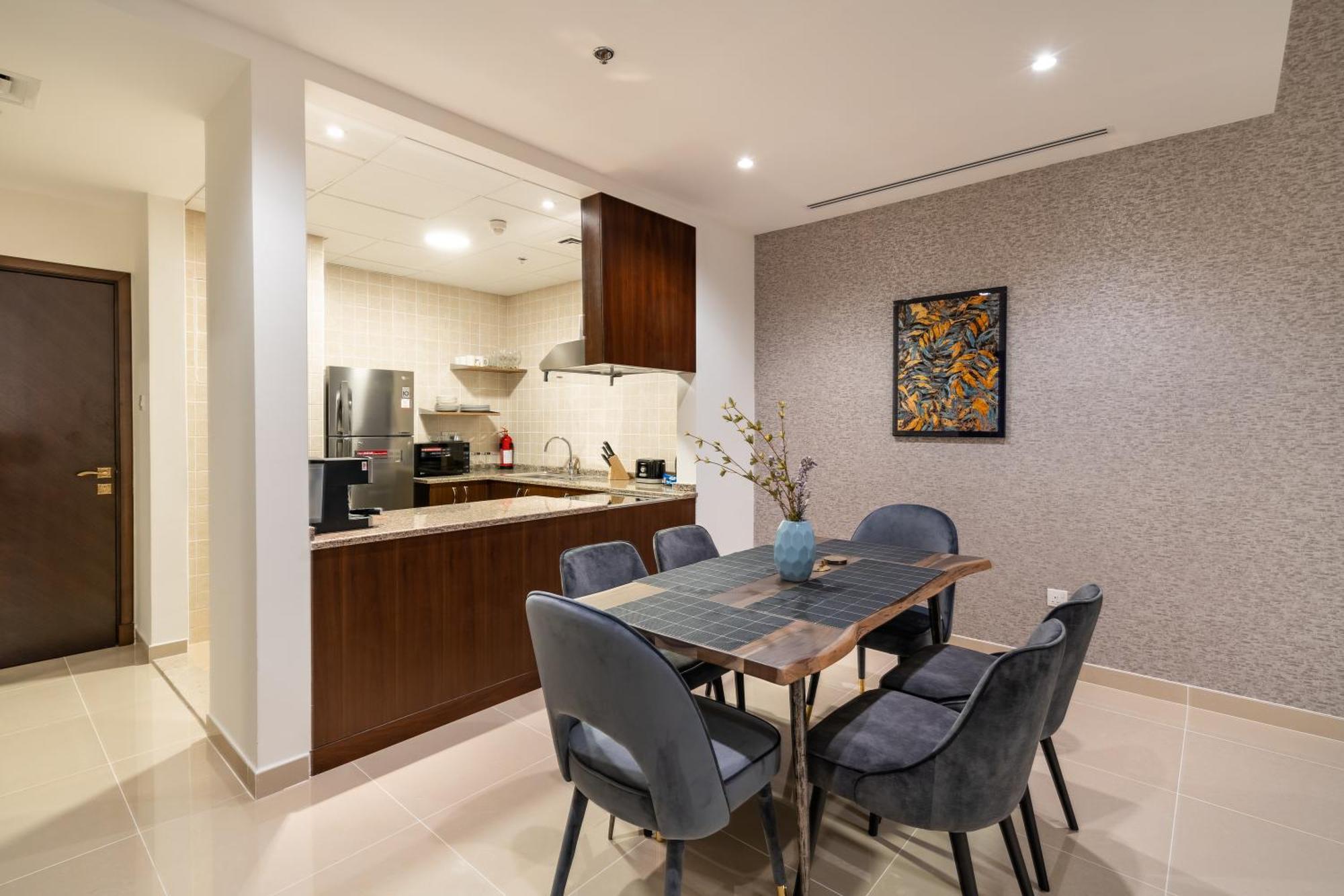 Amazing Beachfront Apartments Near Atlantis Waterpark By Simply Comfort Dubai