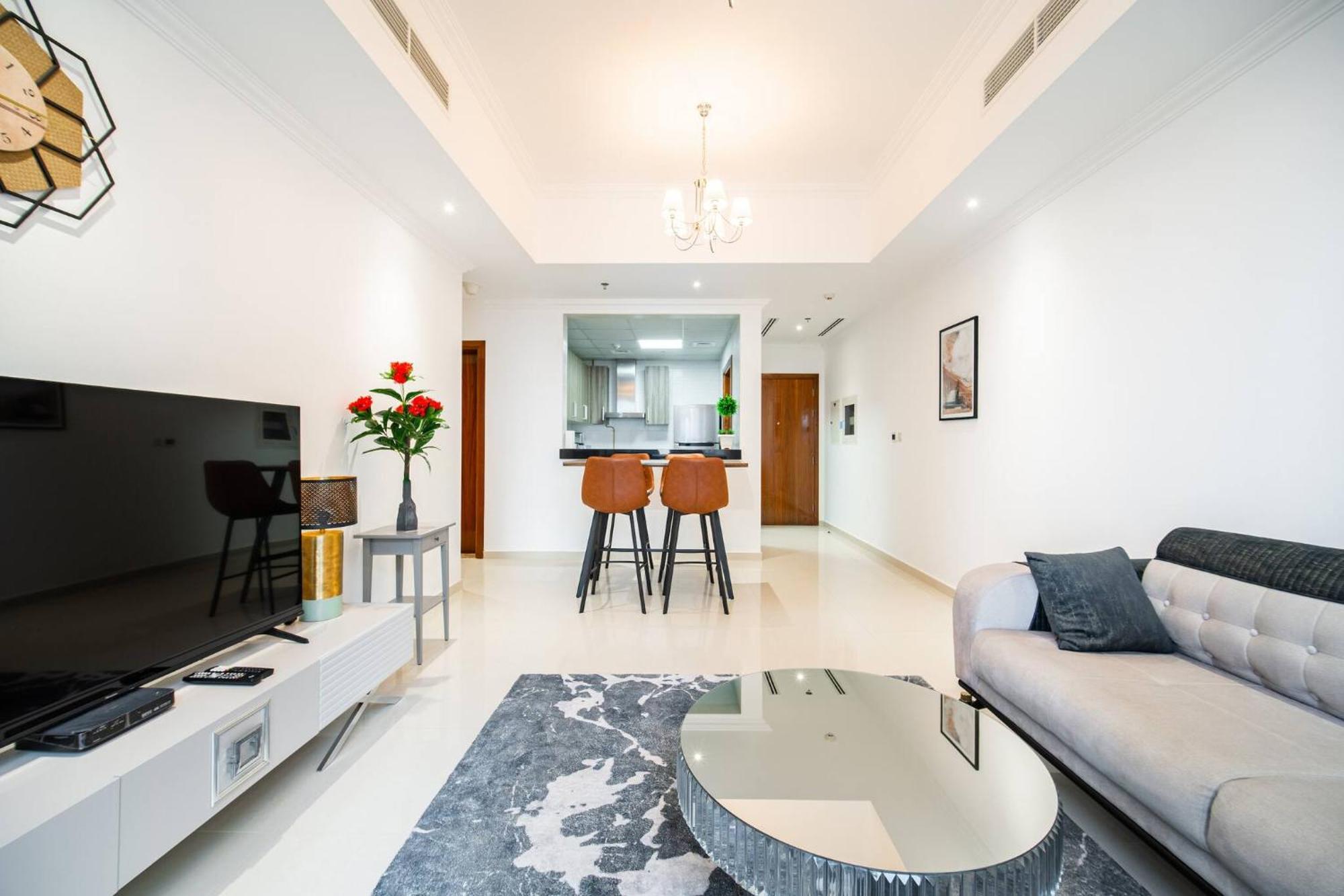 Elegant Escapes - Homely 1b In Dunya Tower Appartement Dubai
