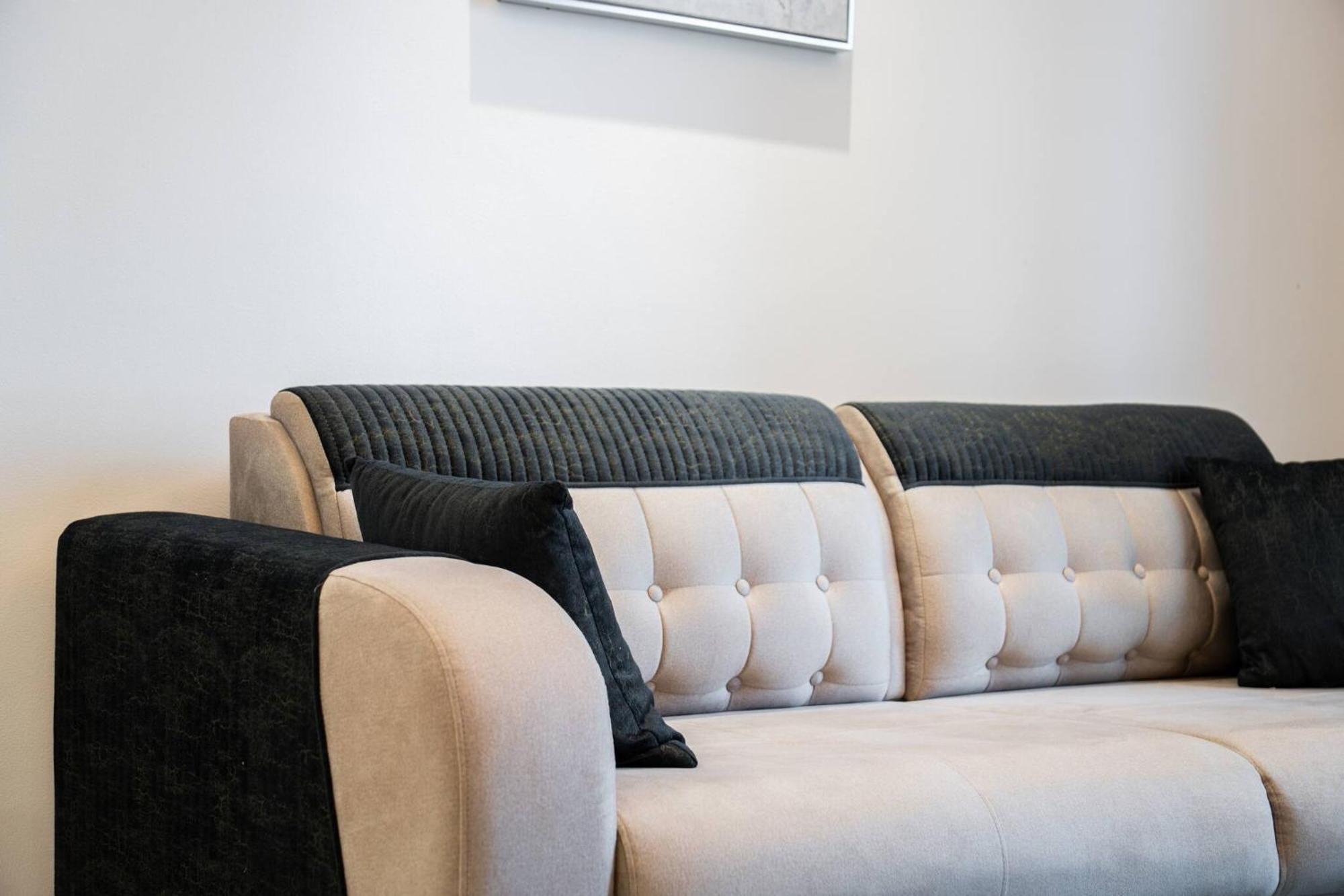 Elegant Escapes - Homely 1b In Dunya Tower Appartement