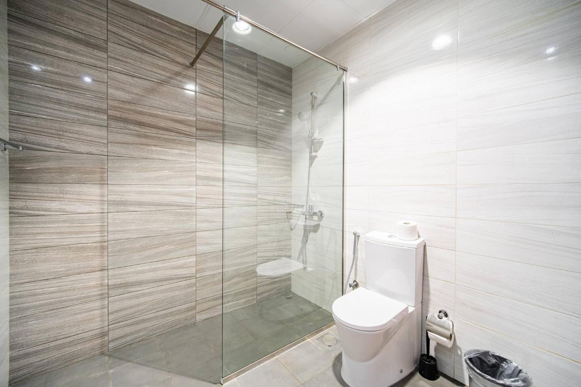 Elegant Escapes - Homely 1b In Dunya Tower Appartement