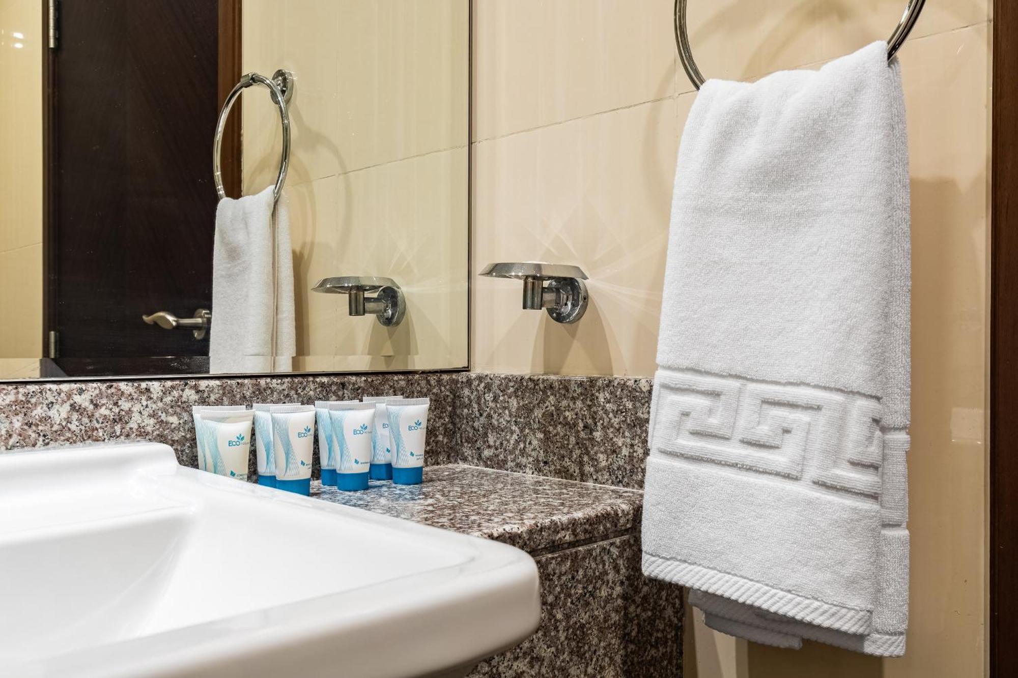 Apartemen Amazing Beachfront Apartments Near Atlantis Waterpark By Simply Comfort Sarai Palm Jumeirah *