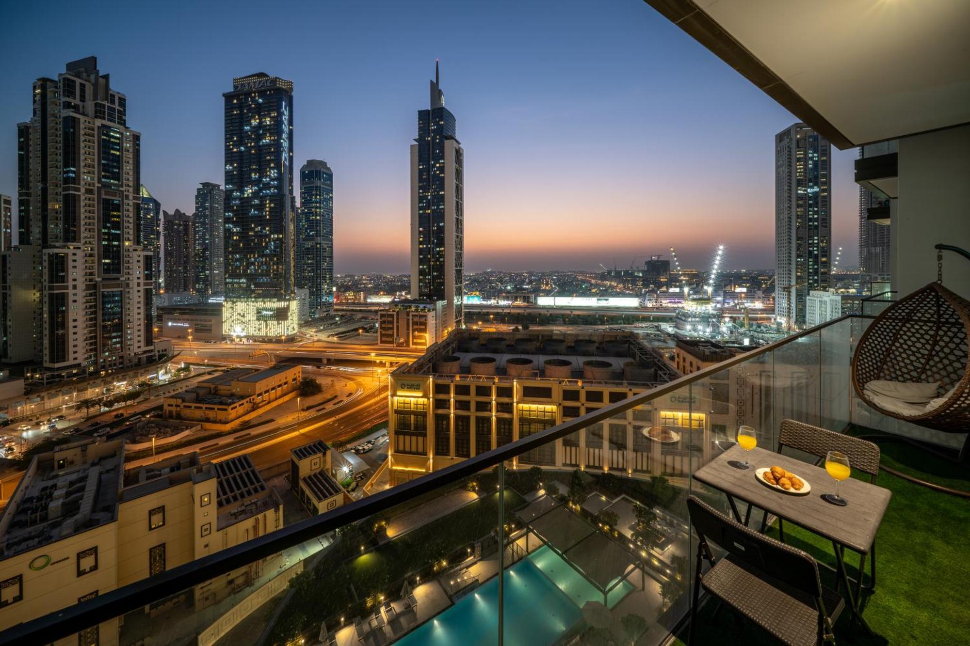 Luxury Two Bedroom With & Pool View By Delujo