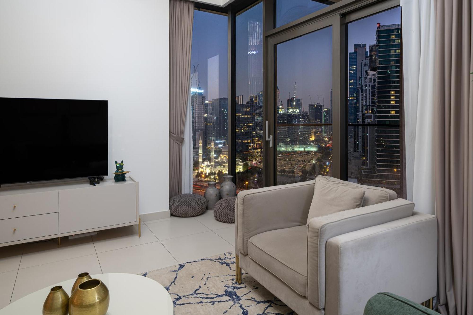 Luxury Two Bedroom With & Pool View By Delujo * Dubái