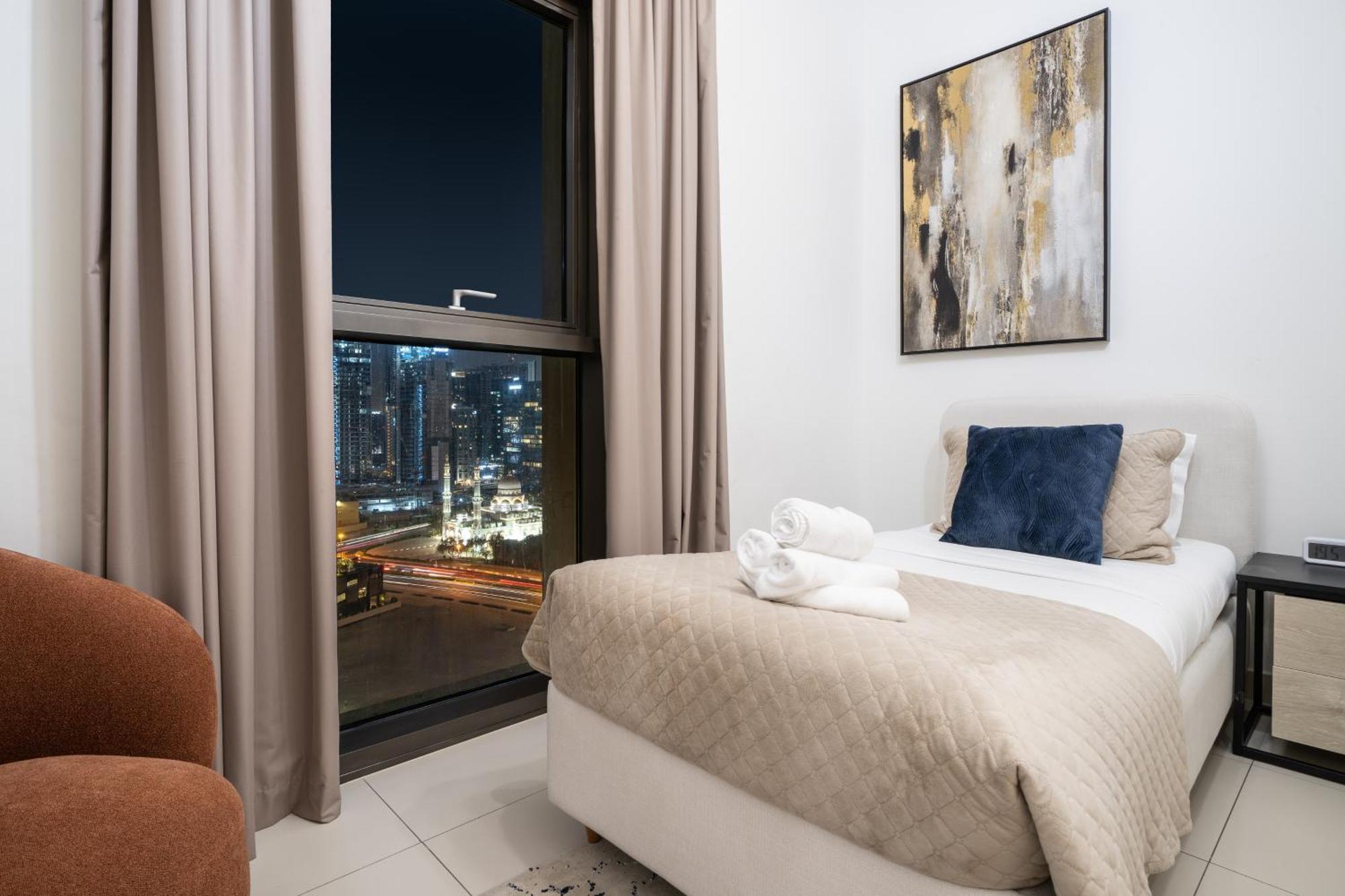 Luxury Two Bedroom With & Pool View By Delujo Apartment *
