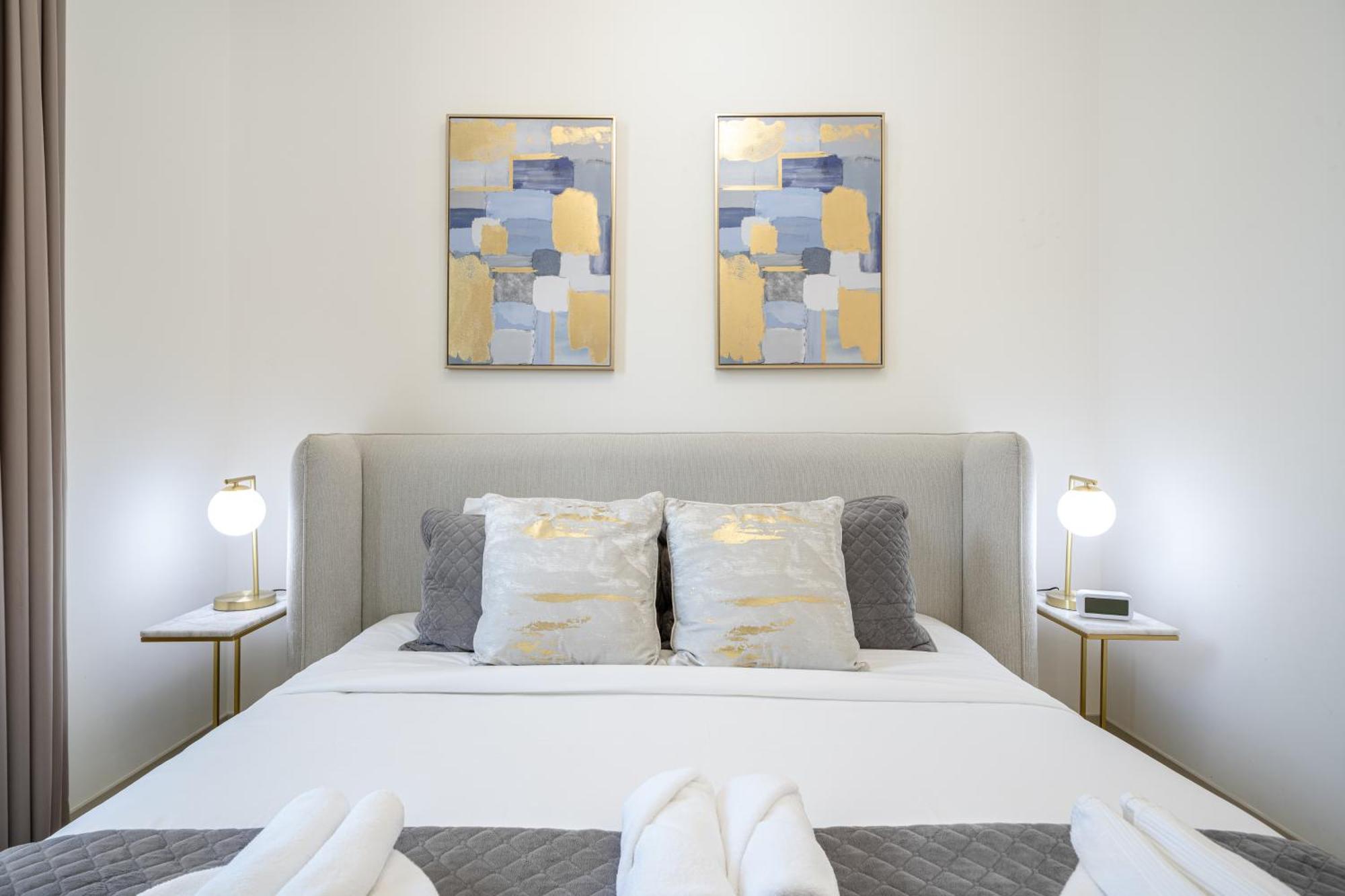 Luxury Two Bedroom With & Pool View By Delujo Apartment *