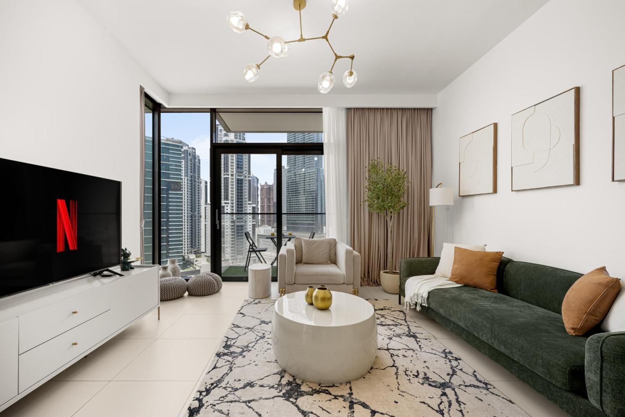 Luxury Two Bedroom With & Pool View By Delujo Dubái