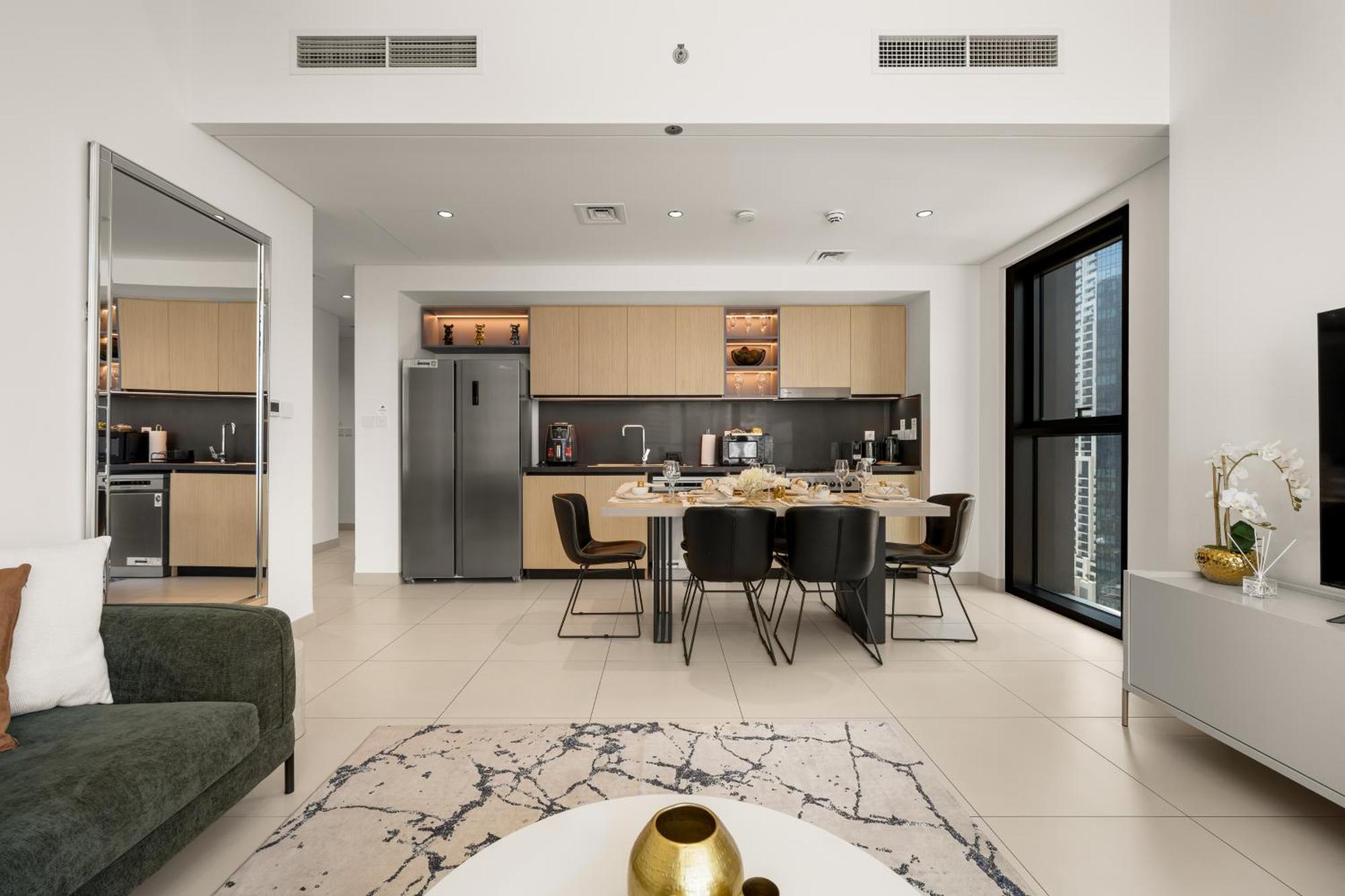 Apartment Luxury Two Bedroom With & Pool View By Delujo Dubai