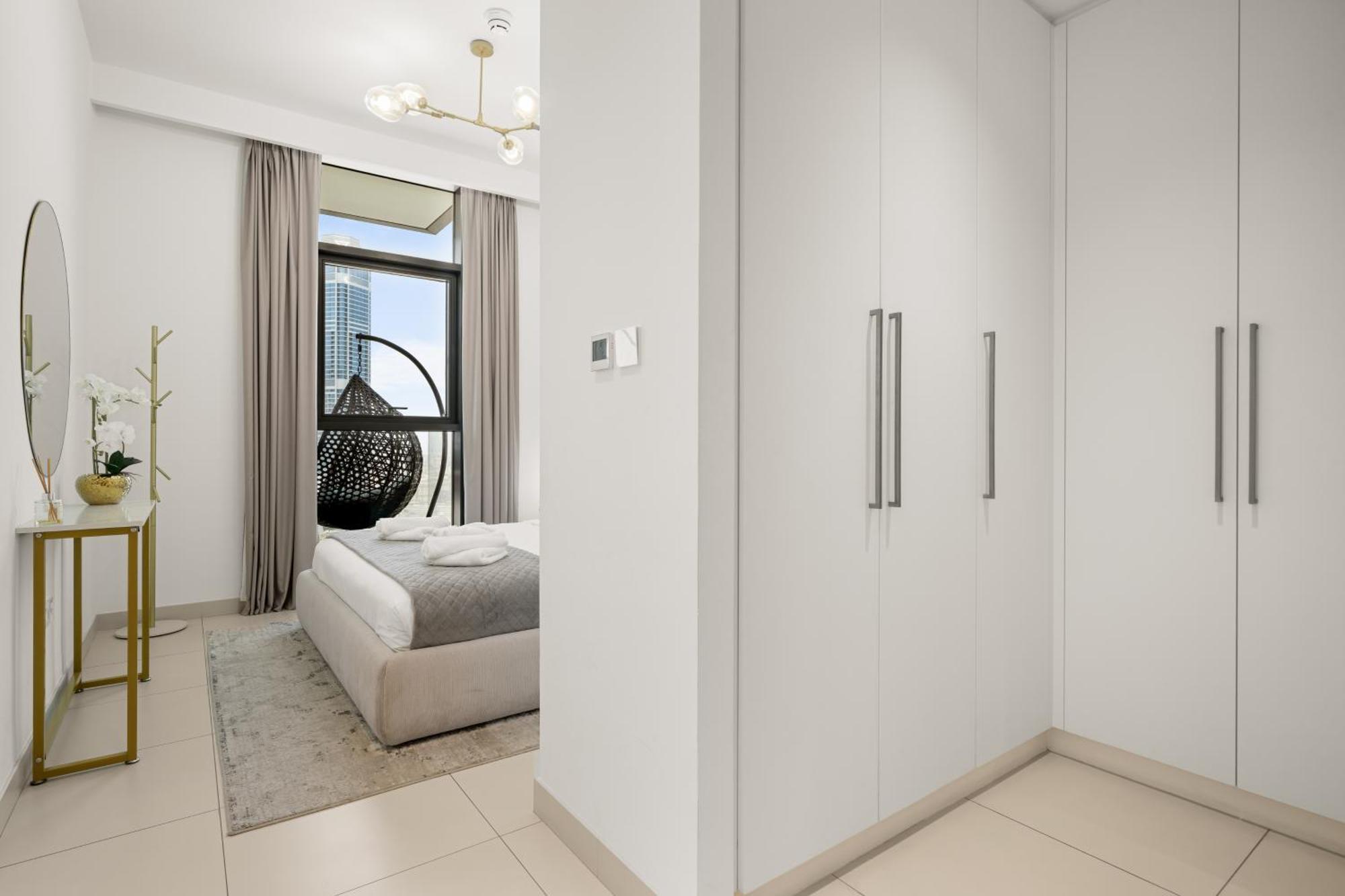 Luxury Two Bedroom With & Pool View By Delujo Apartment