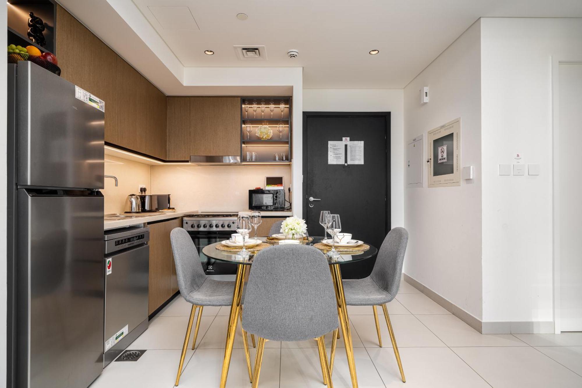 Luxury One Bedroom With Full Burj Khalifa View & Fountain View By Delujo * Dubai