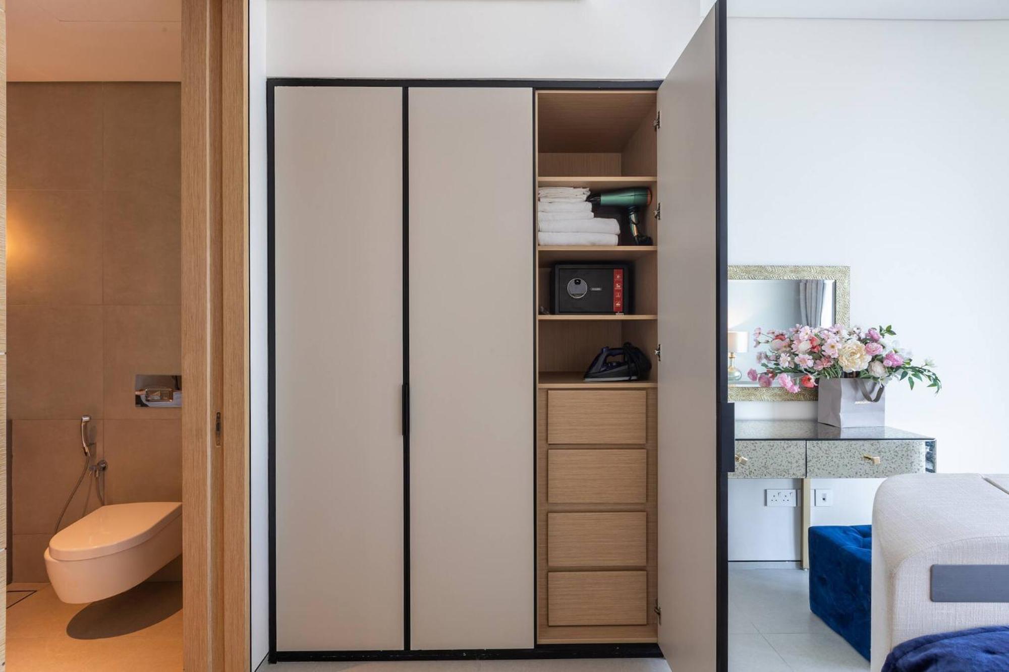 Elegant 2br Address *