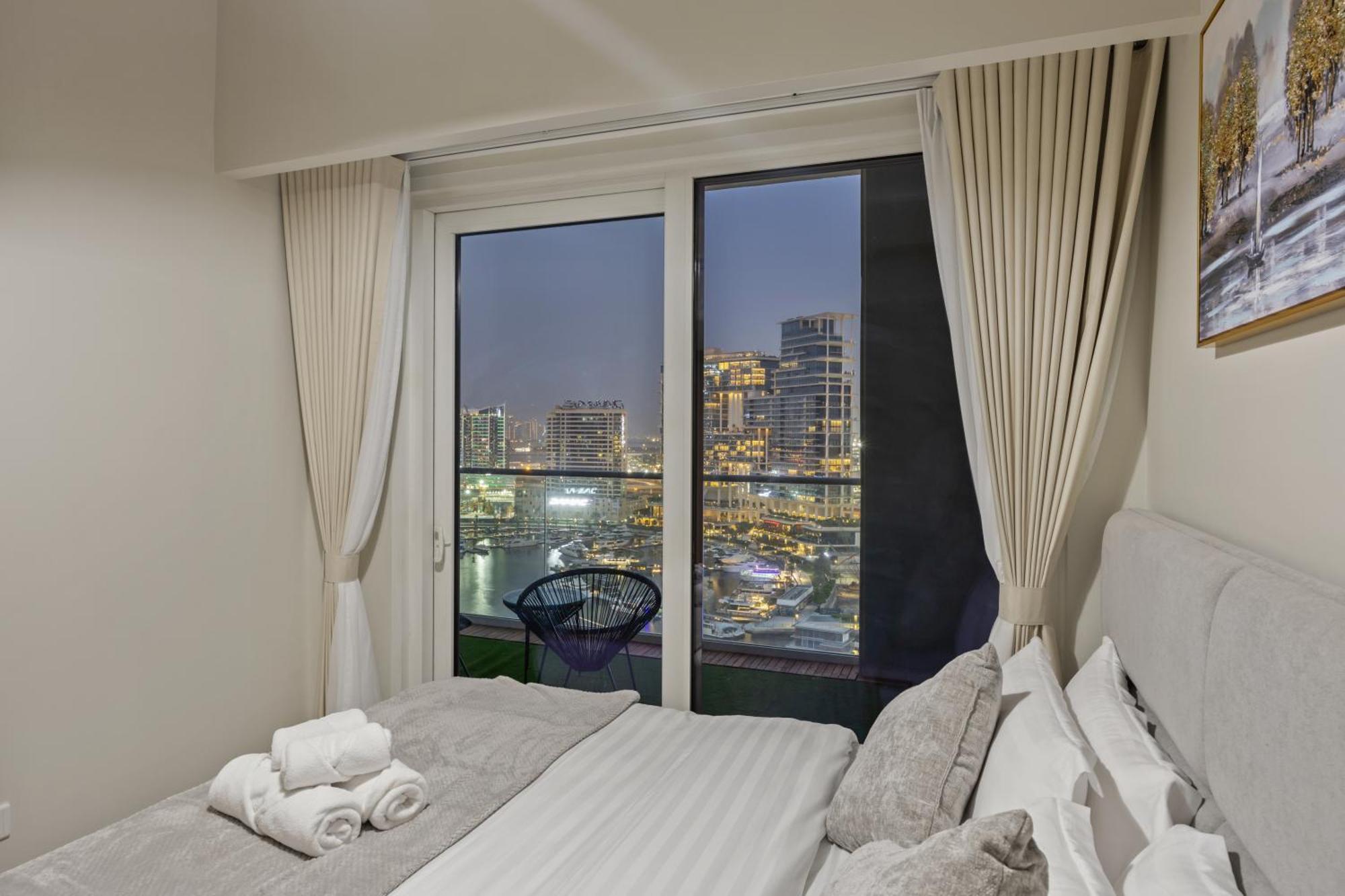 Burj Khalifa And Canal Views - Luxury Apartments For Rent In Dubai Business Bay Apartamento Dubai
