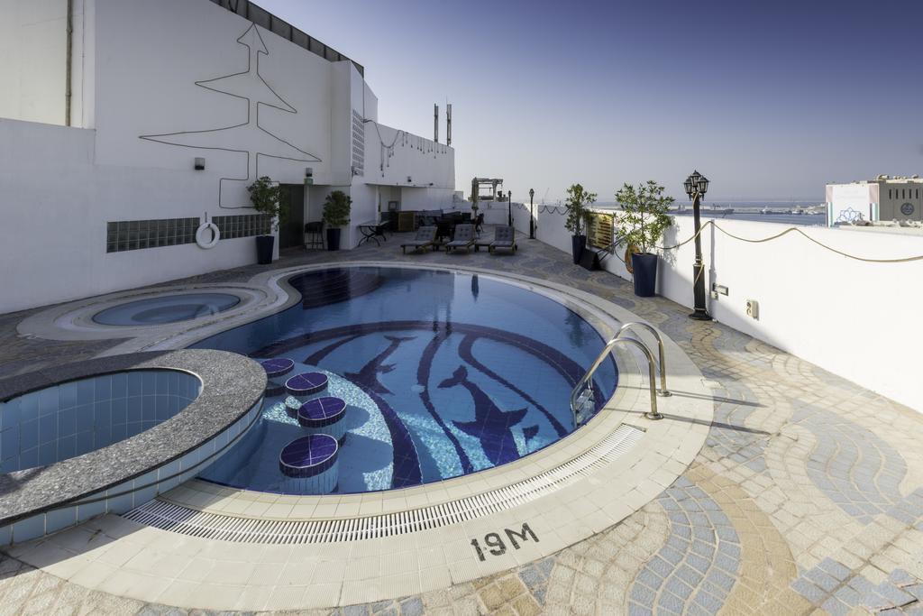 Hotel Howard Johnson Bur 3*