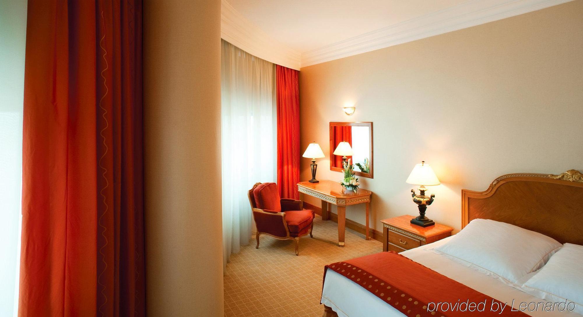 Le Meridien Fairway Hotel Dubái