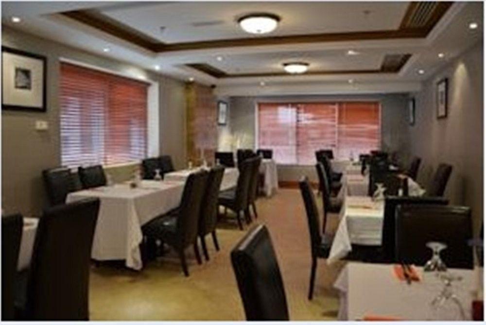 Richmond Greens Hotel 3*