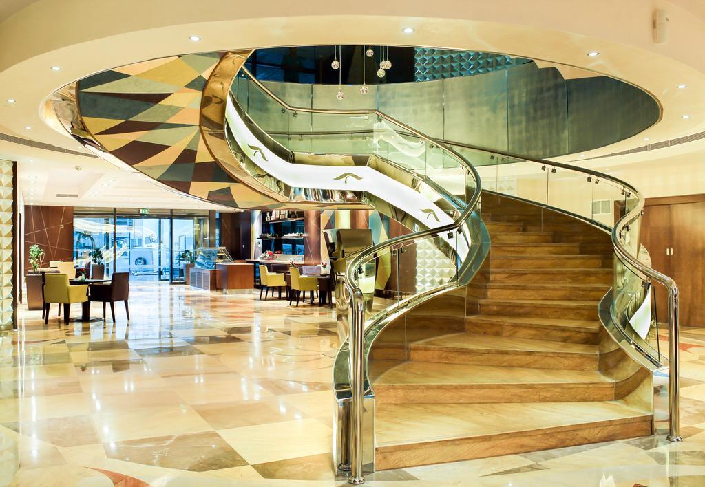 Halo Hotel 4*