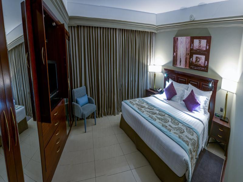 Somewhere Aparthotel