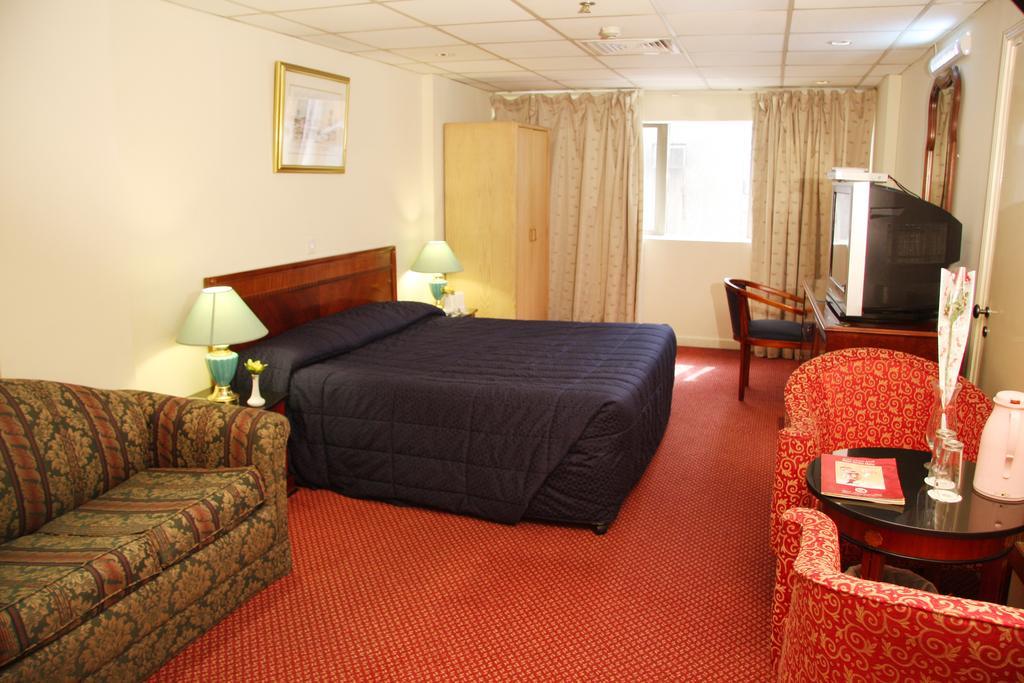 Hotel Ramee International 2*