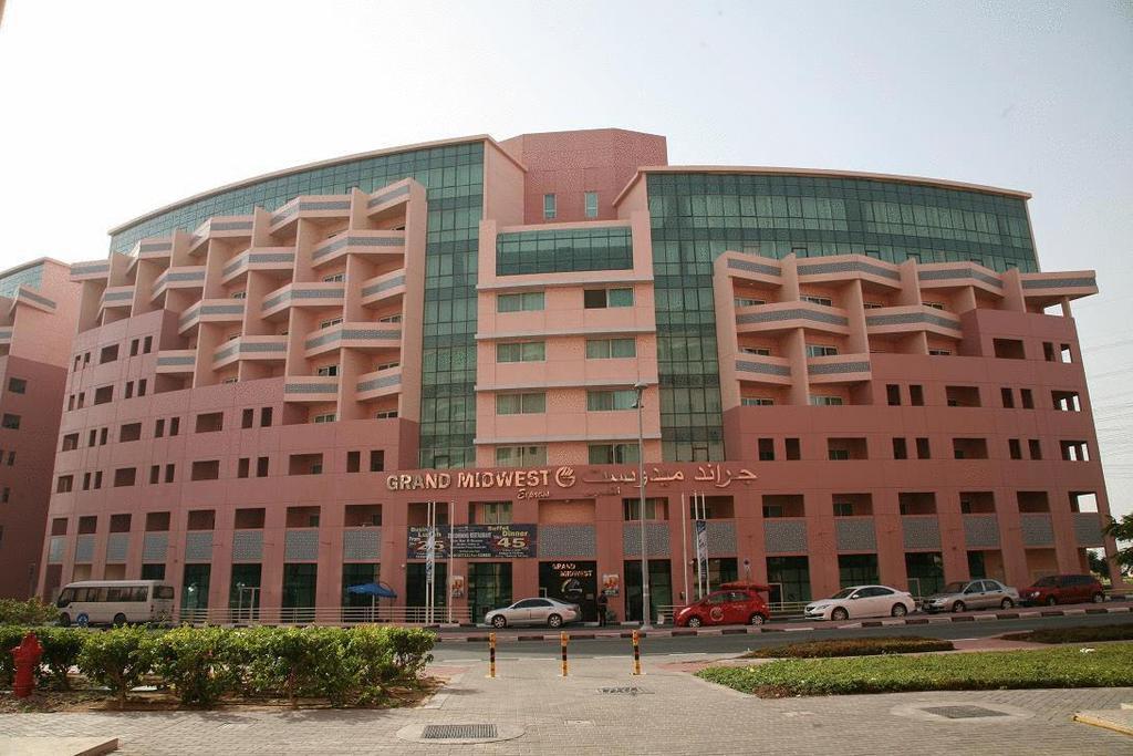 Apartahotel Grand Midwest Express 3*