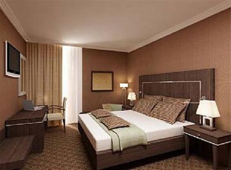Seasons Hotel