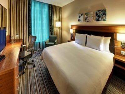 Hilton Garden Deira Hotel Dubái