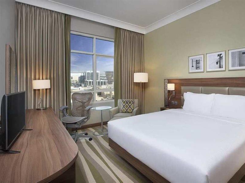 Hilton Garden Deira Dubái