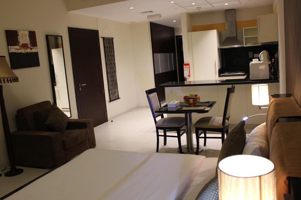 Royal Ascot - Kirklees 2 Aparthotel 4*