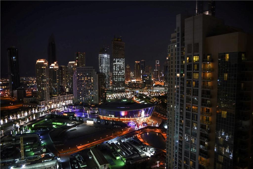 Downtown With Fountain And Burj Khalifa View Apartamento Dubái