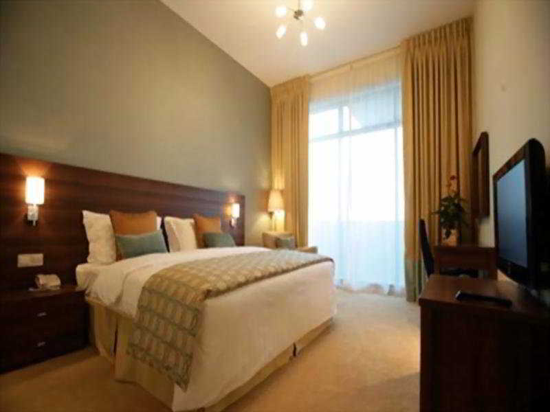 Nojoum Llc Apartahotel