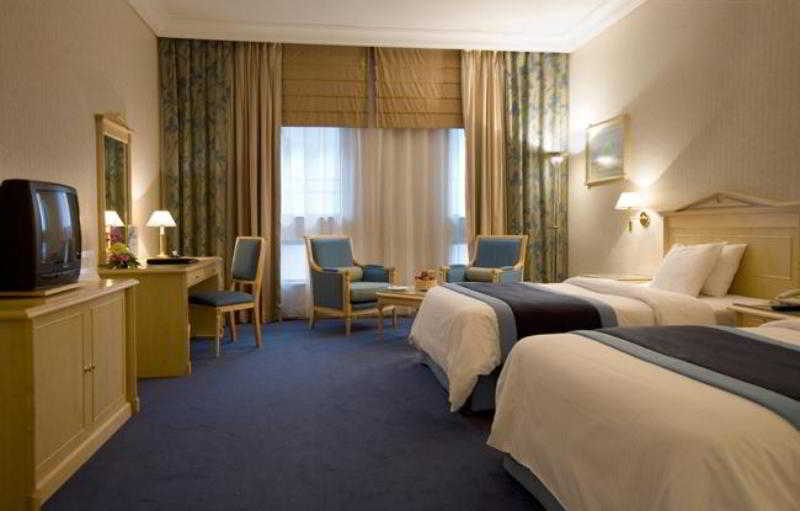 Capitol Hotel 4*