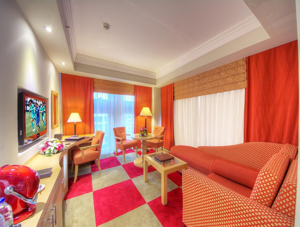 Halo Hotel 4*