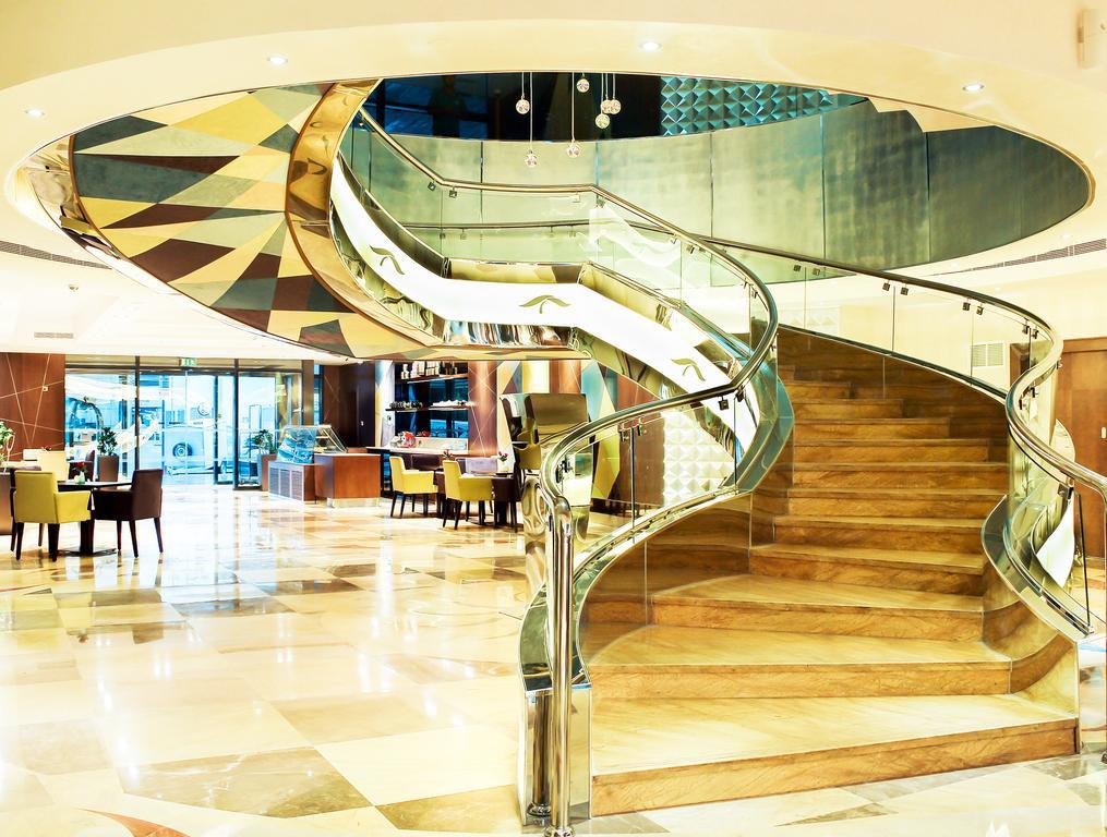 Halo Hotel 4*