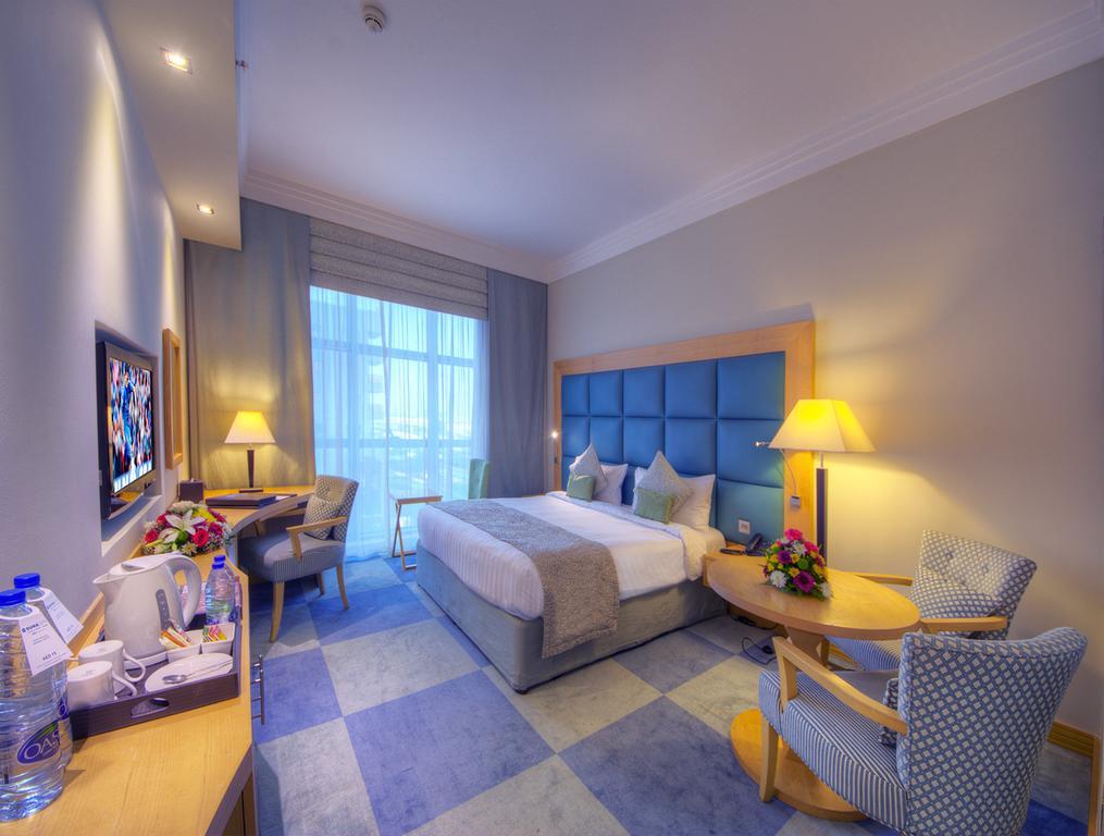 Halo Hotel