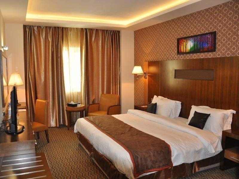 Fortune Plaza Hotel, Airport