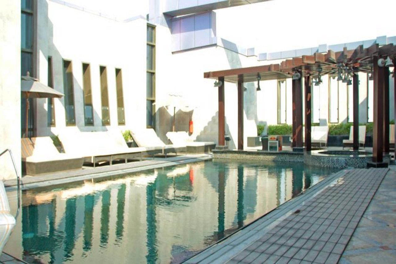 Halo Hotel