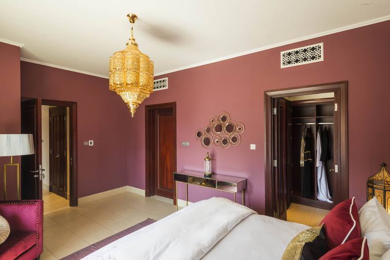 Furnished Rentals- Reehan 8, Downtown Appartement *