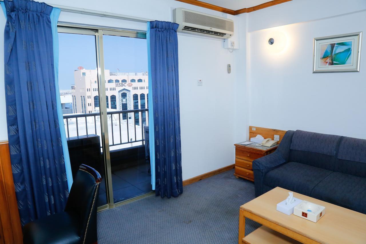 Ambassador Hotell 3*