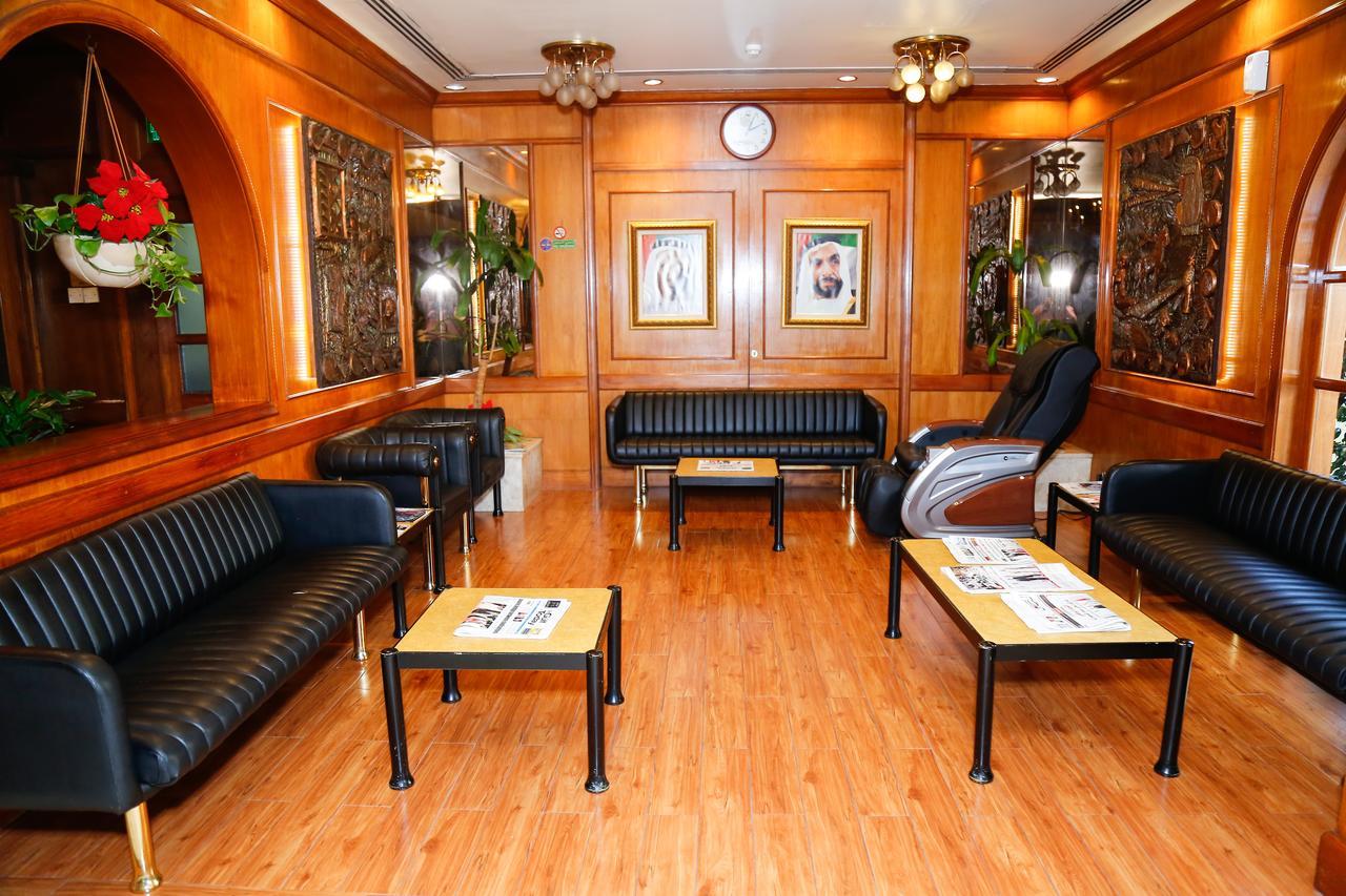 Ambassador Hotell 3*
