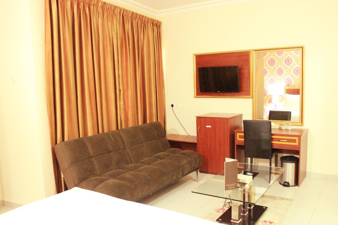 Hotell Montreal Naif