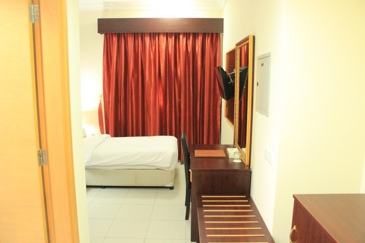 Hotell Montreal Naif
