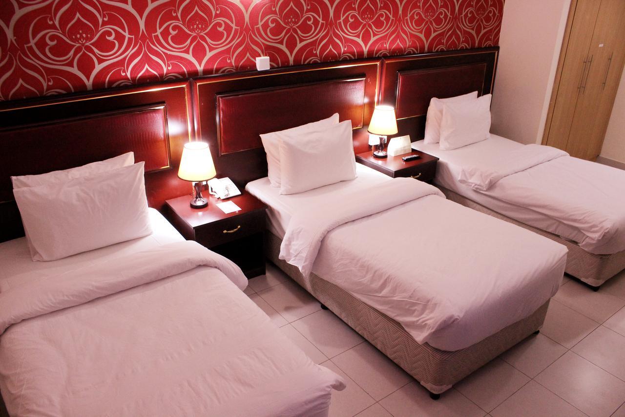 Montreal Naif Hotell 2*