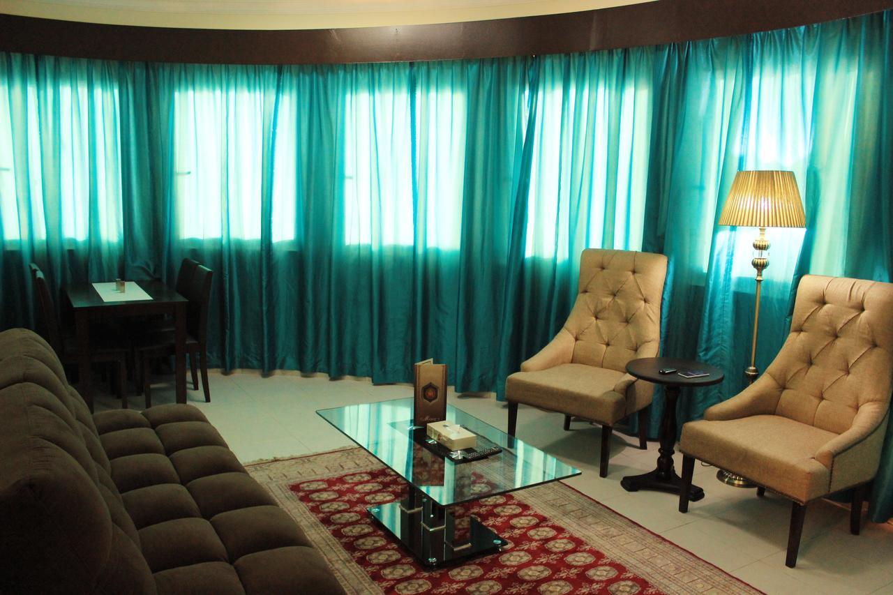 Montreal Naif Hotell 2*