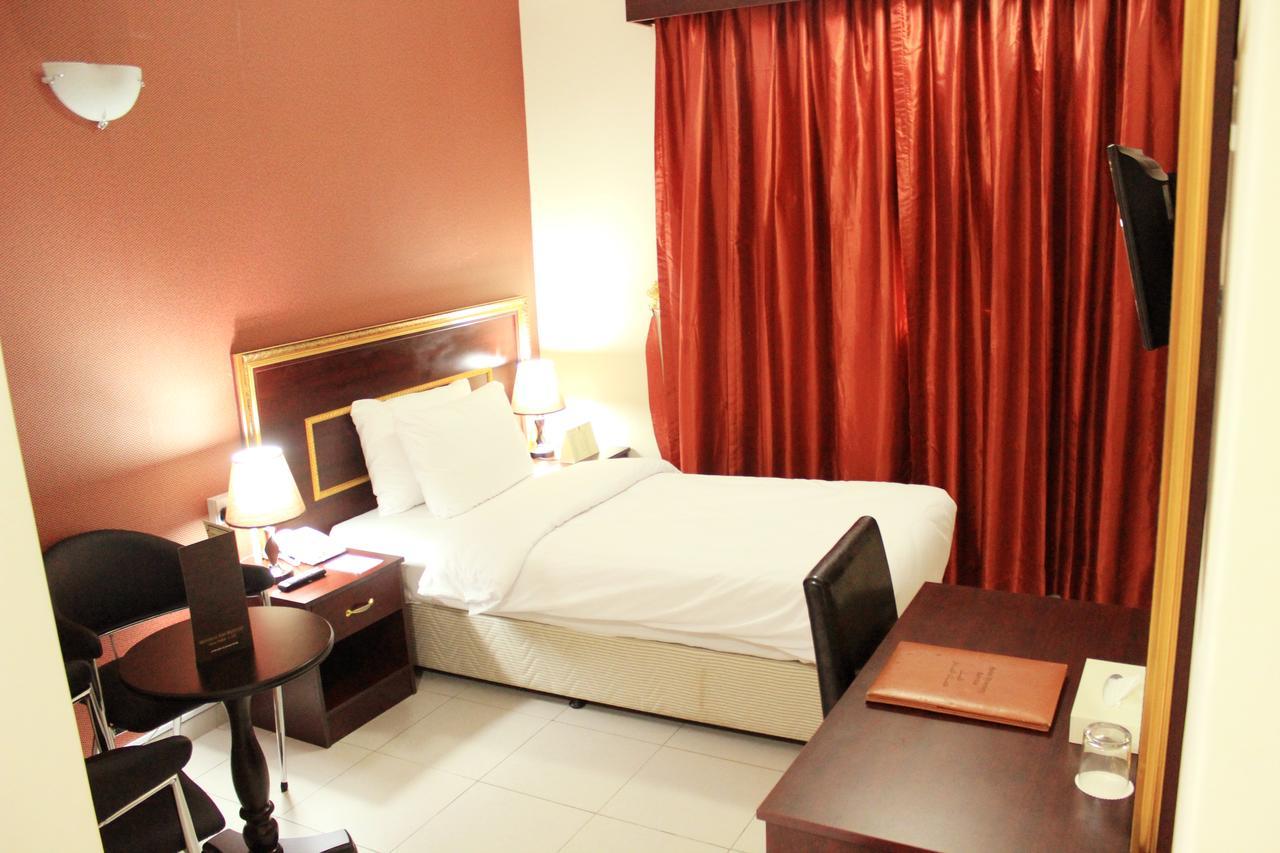 Montreal Naif 2* Dubai