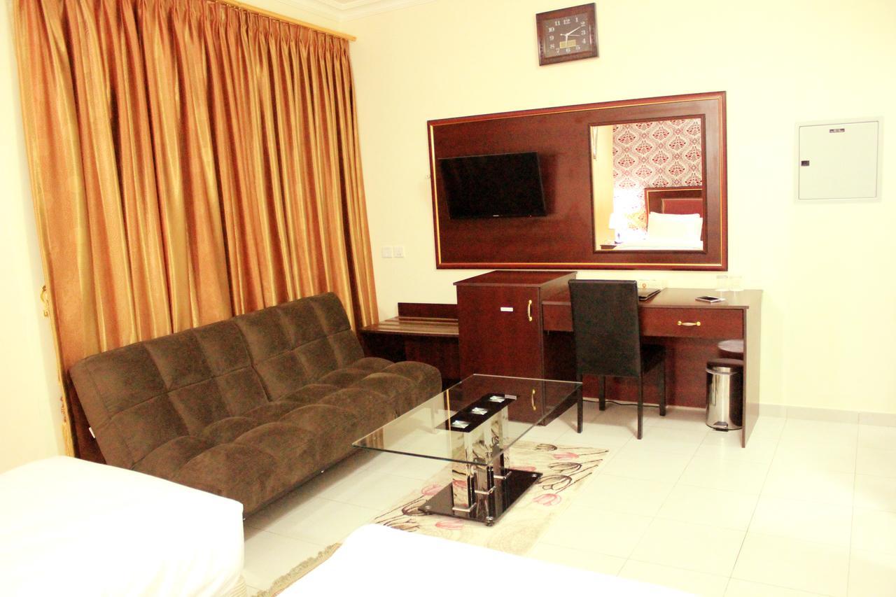 Montreal Naif Hotell Dubai