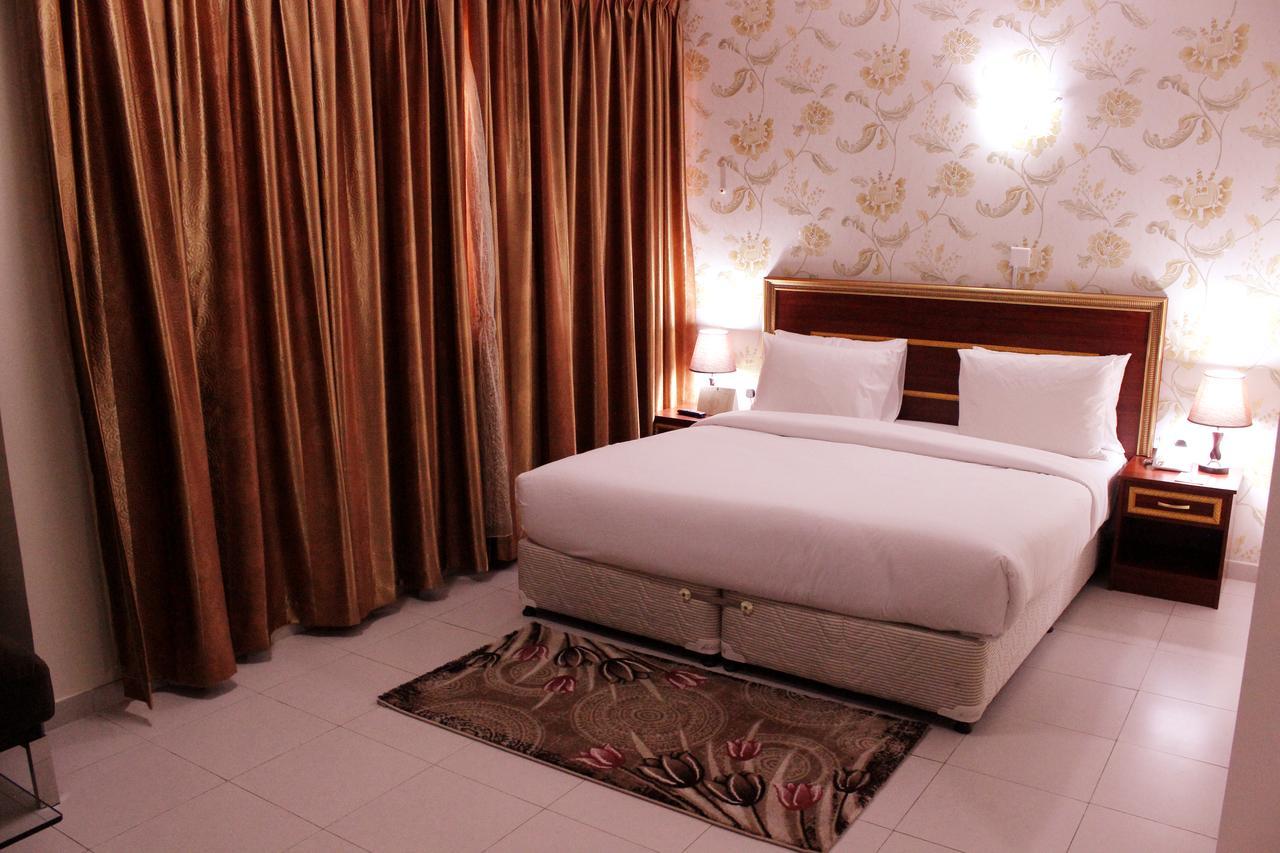Montreal Naif Hotell Dubai